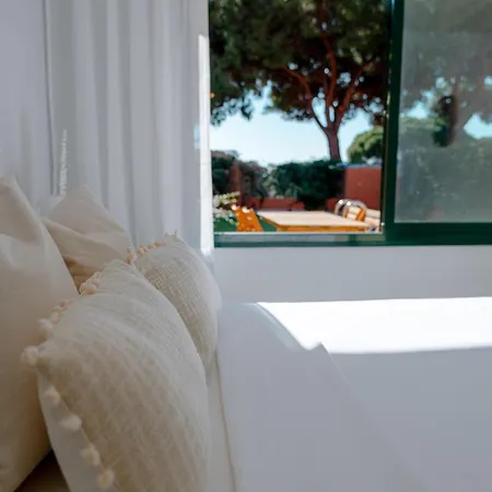Apartment Retreat: Private Pool & Frontline Golf *