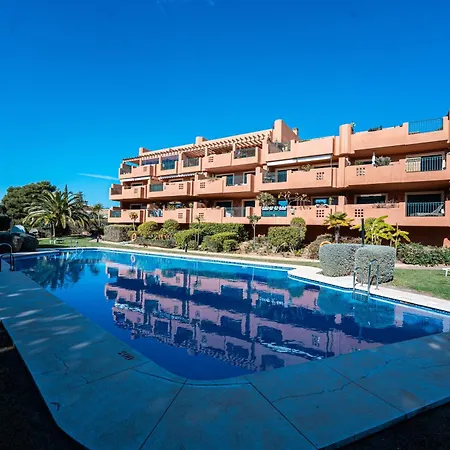 Retreat: Private Pool & Frontline Golf Marbella