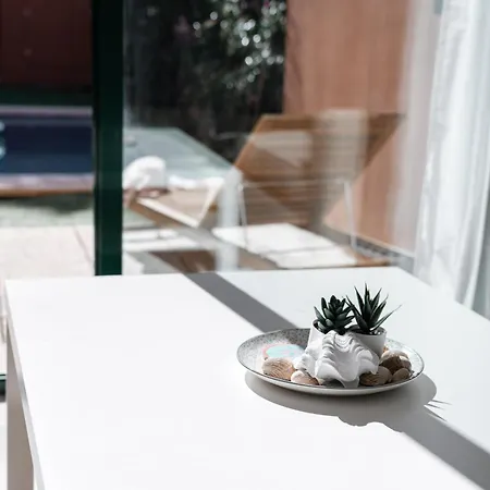 Retreat: Private Pool & Frontline Golf Apartment Marbella